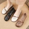 2025 летняя обувь для новой мамы сандалии с полыми отверстиями кожаные туфли на мягкой подошве для женщин среднего возраста и пожилых людей удобные плоские туфли