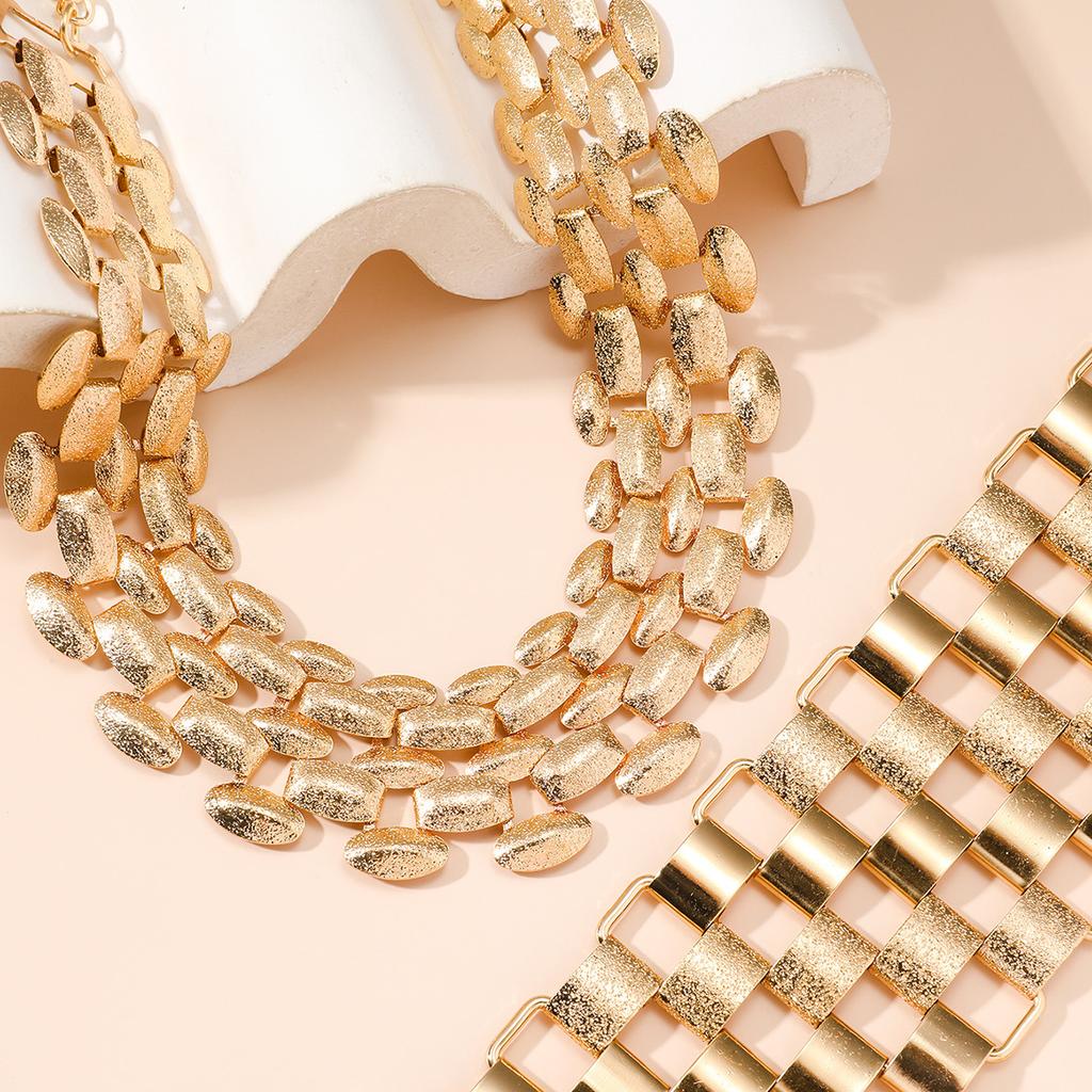 Комплект из крупных ажурных цепочек — смелое европейское ожерелье и браслет