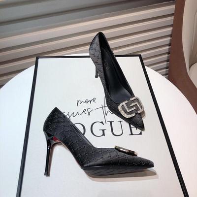 Элегантные атласные туфли-стилеты 2025 года с пряжкой из стразов