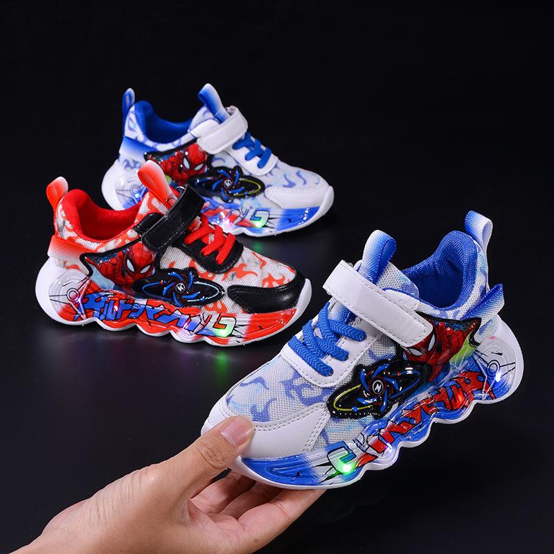 Дышащие легкие сетчатые кроссовки для мальчиков 2025 Весна/Лето - Модные светящиеся кроссовки с мультяшным дизайном для маленьких мальчиков