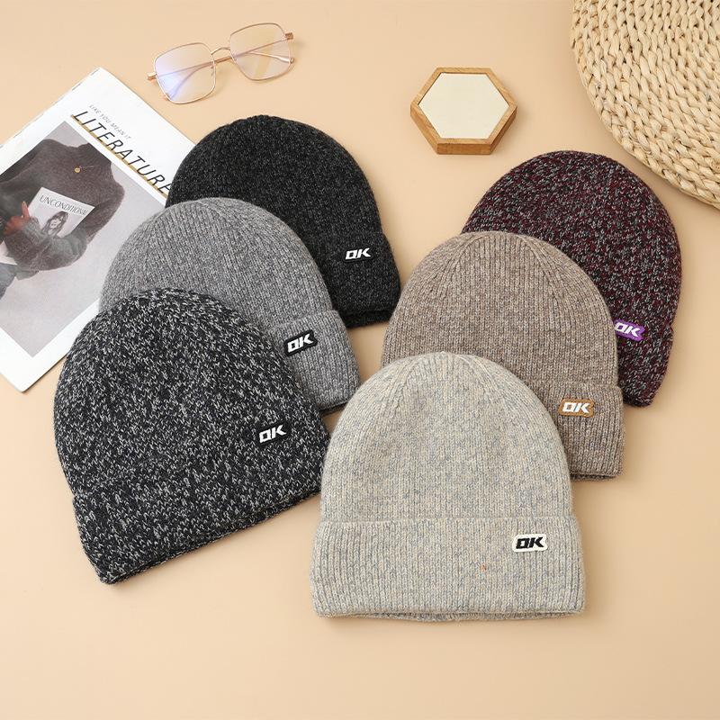 Утепленная и теплая Осенью и Зимой Вязаная Шапка Бини Повседневная Большой Окружности Головы Шапка с Отворотом Уличная Защита от Холода Универсальная Холодная Шапка Тренд