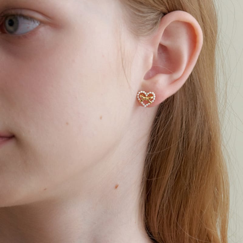 Primaute heart pearl earring