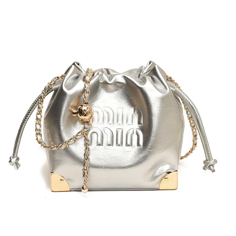 Модная сумка-ведро с цепочкой для женщин 2024 года, новая корейская версия, универсальная сумка через плечо, высококачественная повседневная женская сумка-мессенджер