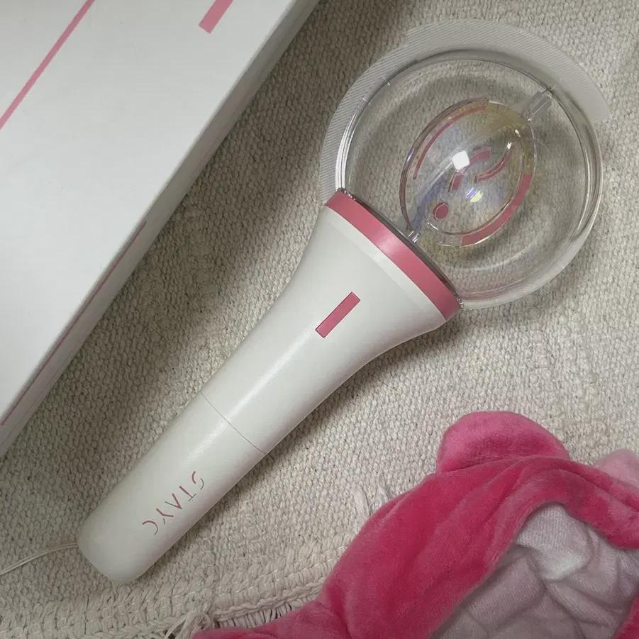 STAYC Светящийся жезл