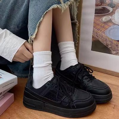 Черные студенческие кеды женские нишевые оригинальные ins2025 осень новые на толстой подошве с увеличением роста повседневные спортивные женские туфли