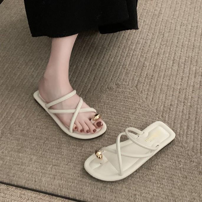 Французская юбка с нескользящим носком, плоские тапочки, женская летняя одежда 2025 года, новый стиль феи, усовершенствованные классные тапочки