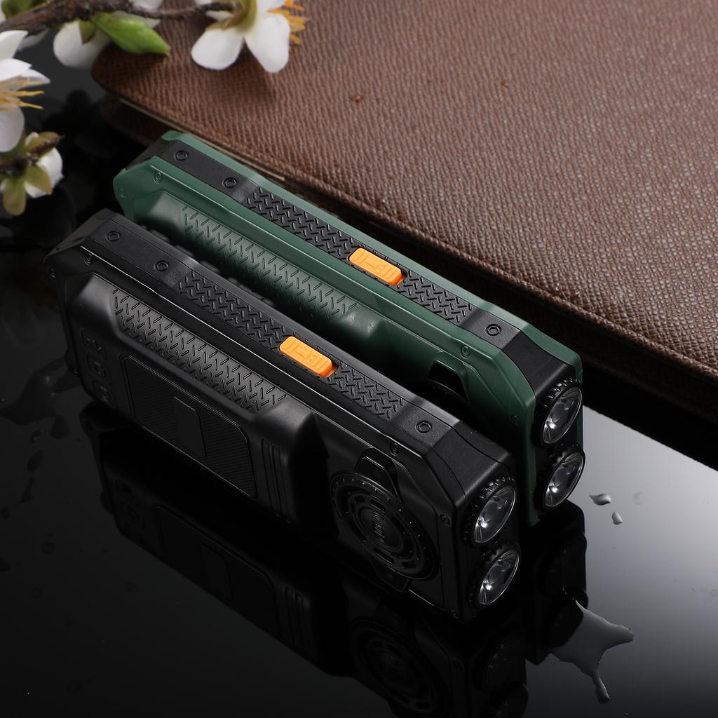 M6000 Кнопка мобильного телефона Экран 2,4 дюйма Большой динамик 2400 мАч Двойной фонарик Камера FM Четыре карты 2G Функциональный телефон