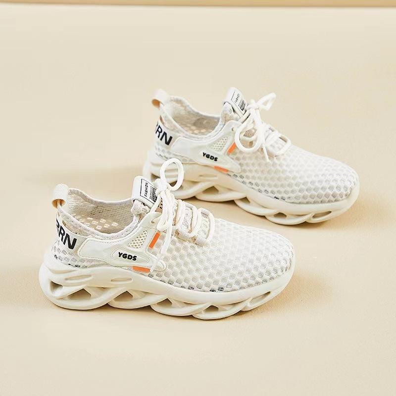 Кроссовки женские удобные наступающие на дерьмовую сетку 2024 лето новые полые дышащие сетчатые мягкие подошвы кроссовки для бега с мягкой поверхностью