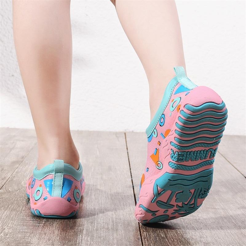 Детская водная обувь Детская аква-обувь Дренажные пляжные спортивные сандалии Быстросохнущие плавание босиком Кроссовки для катания на лодках, дайвинга и серфинга