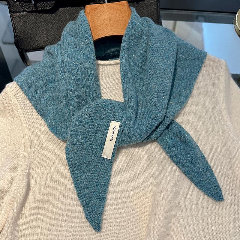 British Triangle Scarf Niche Wool Triangular Cashmere Scarves for Women Head Scarf Warm Winter Fashion Lady Neckerchief Poncho