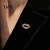 Clothing Pins Sexy Rhinestone Lip Brooch for Women, Red Shape Lapel Alloy Bags Pin Pin, Accessory Suits Coats Scarves Shawls Bag Decoration