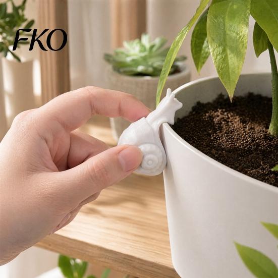 Desktop Decoration Art 3D Printed Climbing Snail Decor, Flower Pot Hanging Ornament, Cute Elegant Desk Sculpture Garden Plant Decoration, Creative for
