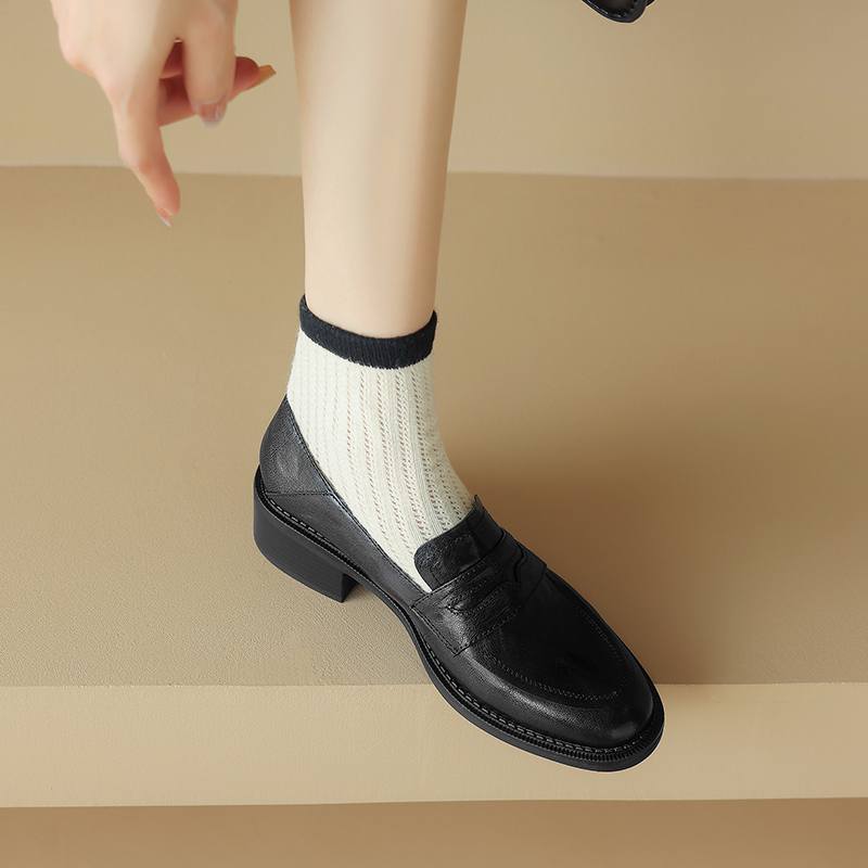 Krazing Pot Sheep Leather Round Toe Thick Med Heels Spring Shoes Brogues Pleated Decoration Women Pumps
