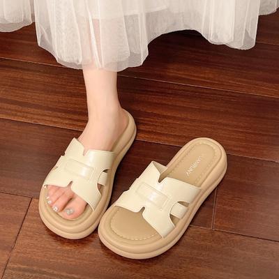 Мода 2025 Новые шлепанцы на толстой подошве Женские летние уличные шлепанцы Нескользящие сандалии Легкие и прочные Пляжные шлепанцы