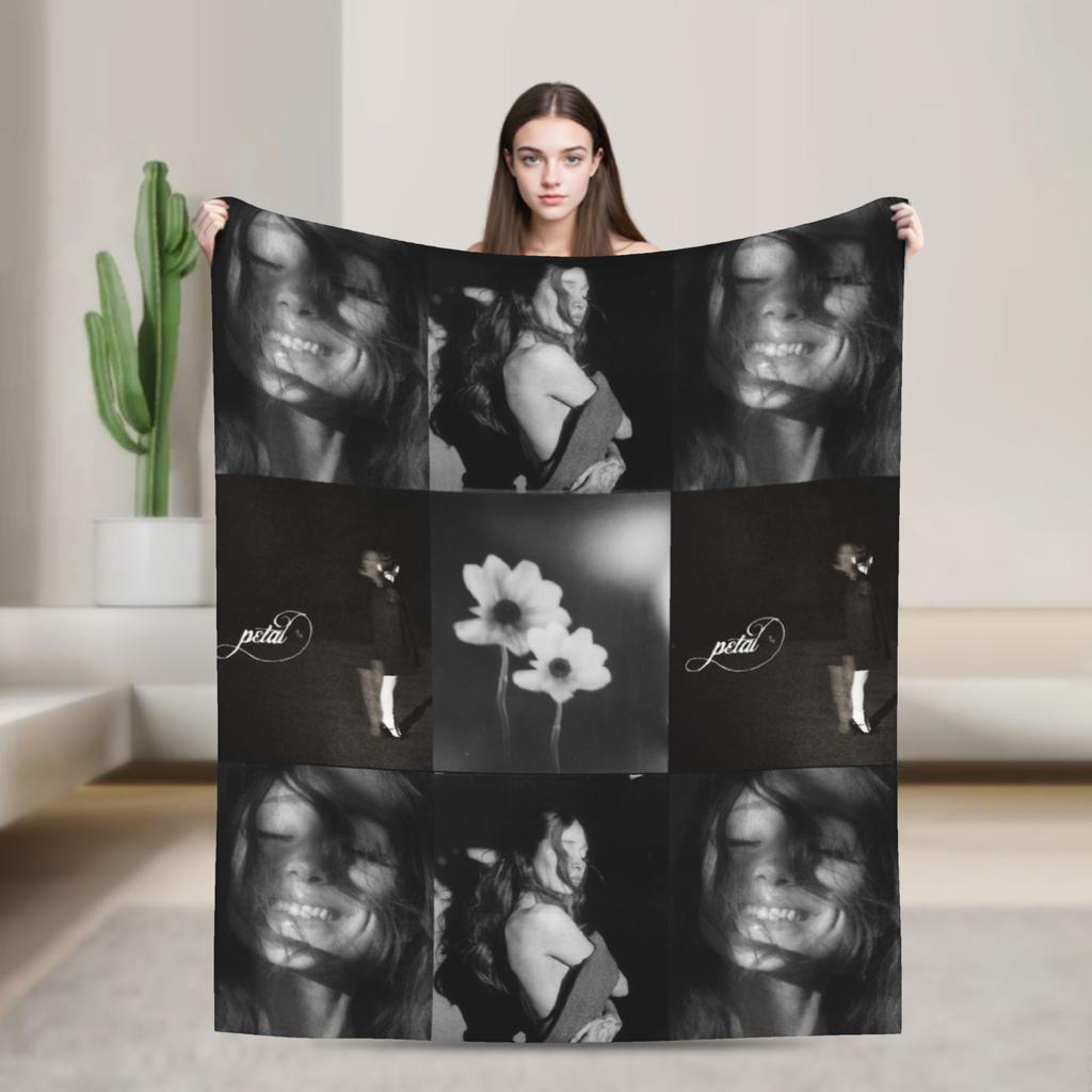 Arianas Grandes the Eras Tour Blankets Flannel Spring/Autumn Breathable Super Warm Throw Blankets for Home Car Bedspread
