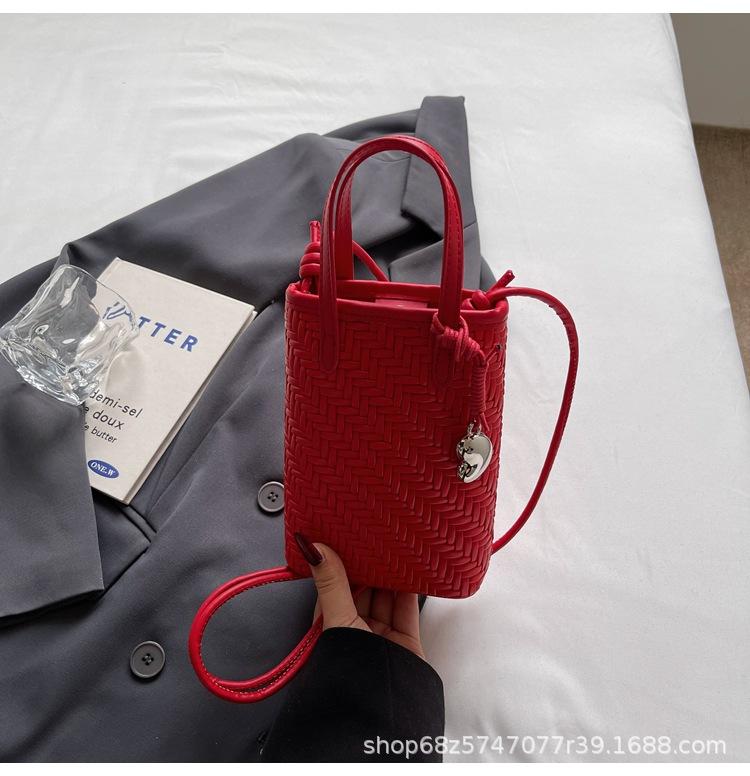 Niche Woven Bag Women's 2025 Summer New Fashion Women's Bag Popular One-shoulder Crossbody Bag Small Carry Bag Mobile Phone Bag