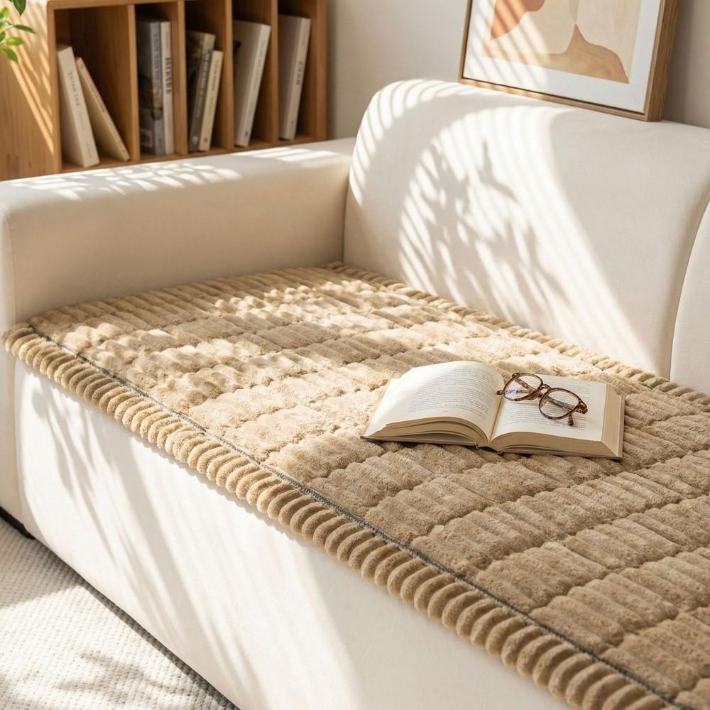 Non-Slip Pet Couch Cover Fuzzy Surface Couch Sitting Mat New Sofa Cover Pad for Dogs Cats