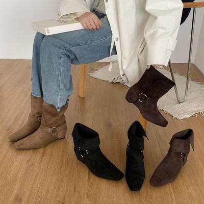Французские короткие ботильоны с маленьким квадратным носком женские 2025 новые корейская версия нишевый дизайн закрывающие щиколотку ковбойские замшевые полусапоги женские ботинки