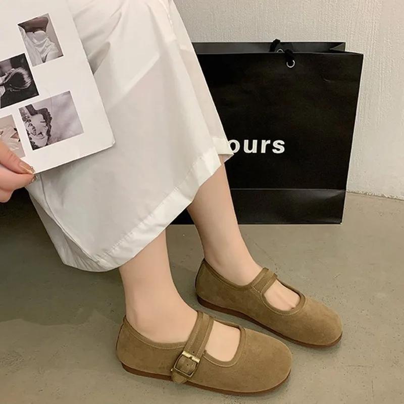 Женская обувь с круглым носком, повседневные лоферы, женские туфли на плоской подошве, мягкие, весна-осень 2024, модные однотонные мокасины с пряжкой