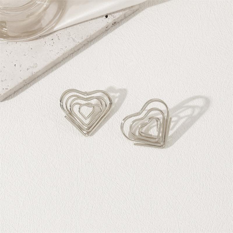 Hollow Twisted Heart Stud Earrings for Women Gold Metal Irregular Love Hearts Silver Small Earrings new trend