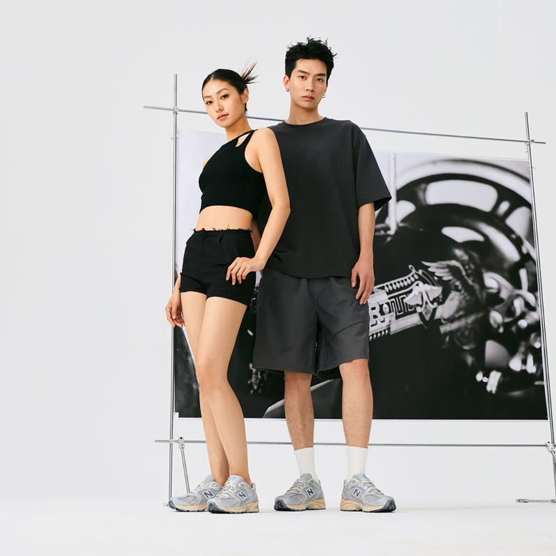 New Balance 530 Кроссовки цвета металлик серебристый винтаж MR530VS