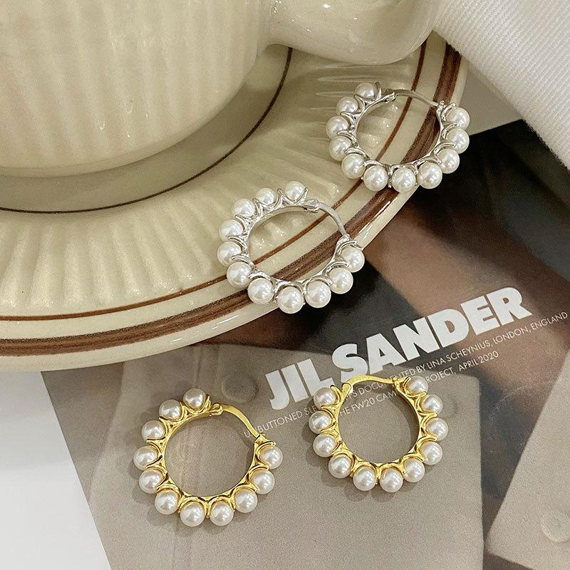 Light Luxury High-end French Elegant Temperament Pearl Ear Button Autumn and Winter Sweater Accessories New Style