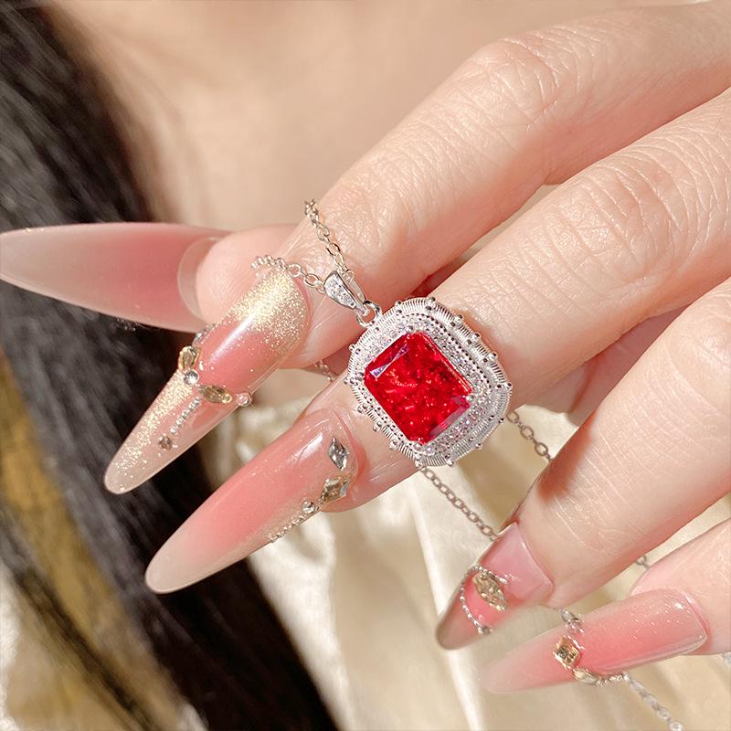 Серебряный кулон-ожерелье с рубином Clear Sky Vintage S925 для женщин - Элегантный вечерний аксессуар