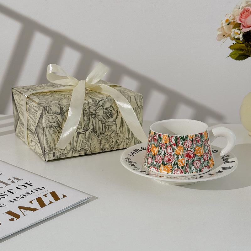 Набор кофейных чашек Кофейная чашка Блюдце Чашка для воды Легкая роскошь и Высококлассное ощущение Кружка Высокий уровень внешнего вида Керамический сувенир Послеобеденный чай