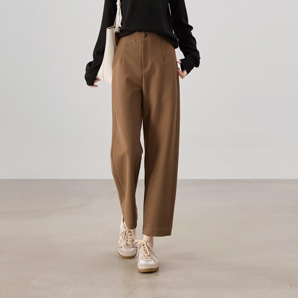 Minimalist Commuting Pants for Women