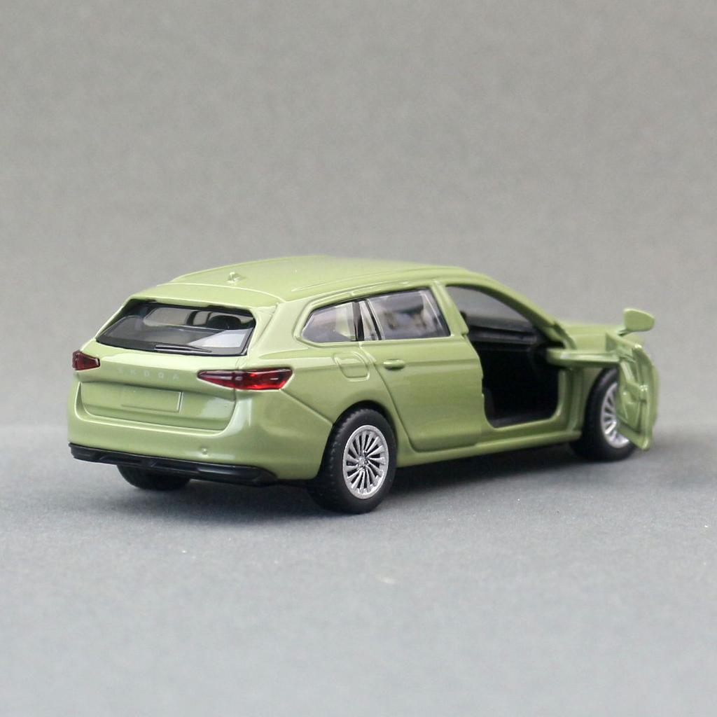 1/43 Skoda SUPERB Металлическая модель автомобиля Литье под давлением и игрушечные транспортные средства Модель автомобиля Масштабная миниатюрная модель автомобиля Игрушки для детей