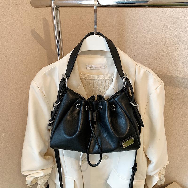 Ретро сумка женская 2025 новая осень и зима универсальная на плечо сумка-мессенджер популярна в этом году, портативная сумка-ведро