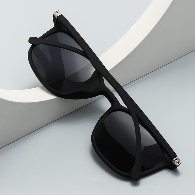 New Trend Men Polarization Sunglasses Fashion Women Uv Resistant Sun Glasses Fishing Camping Leisure Beach Party Eyewear Uv400