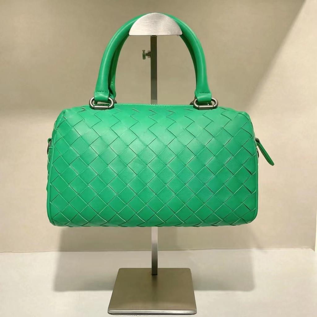 New Sheepskin Pillow Woven Bag Commuting Handbag High-quality And Fashionable Woven Bag Genuine Leather Women's Bag