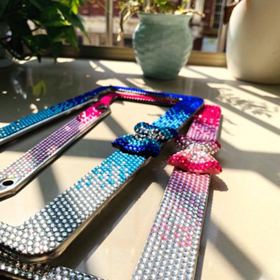 Рамка номерного знака со стразами и бантом для американского автомобиля