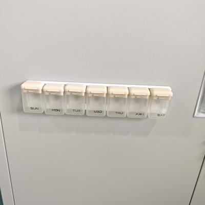 1 Набор Таблетница Портативная Коробка для Лекарств с Зажимом на Спине Ежедневное Напоминание Большая Вместимость Ежедневная Коробка-Напоминалка для Витаминов