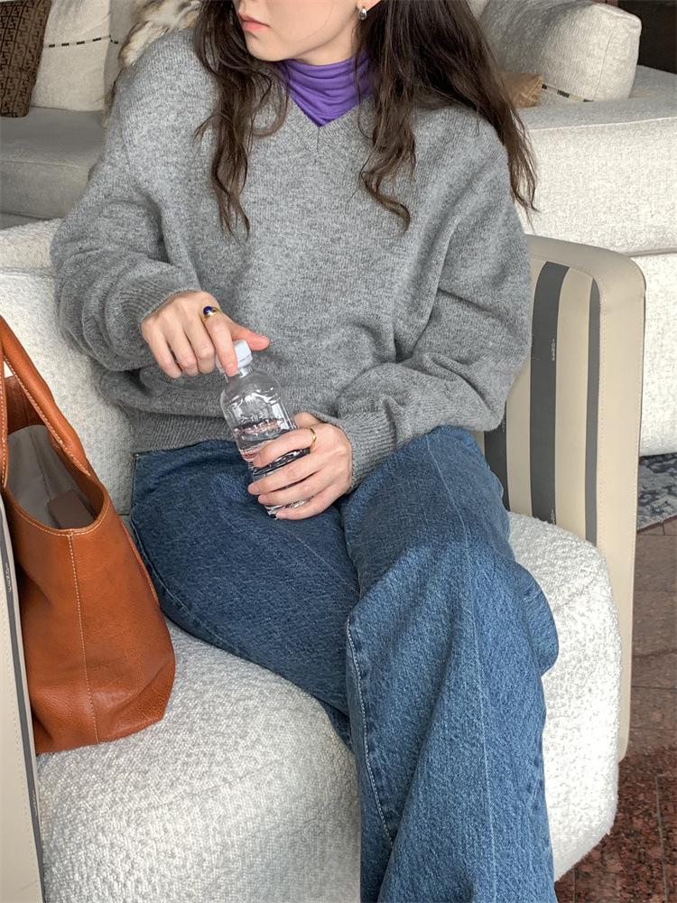 Женский однотонный топ с высоким воротником и длинными рукавами - мягкий, универсальный, базовый на осень