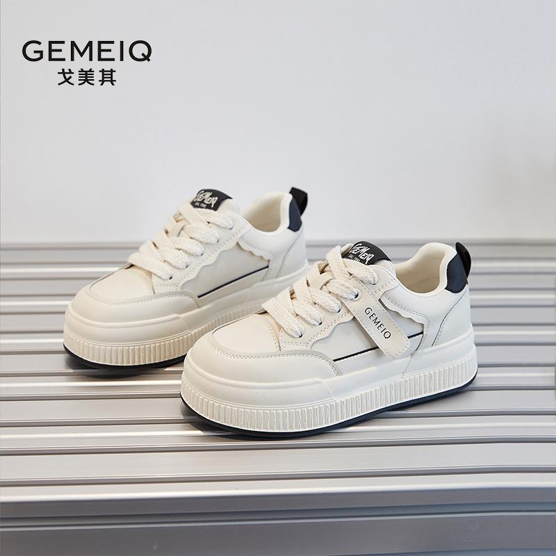 Leather Board Shoes Women Ins Tide Explosion 2025 Autumn New Thick-soled Black and White Panda Little White Shoes Versatile Bread Shoes