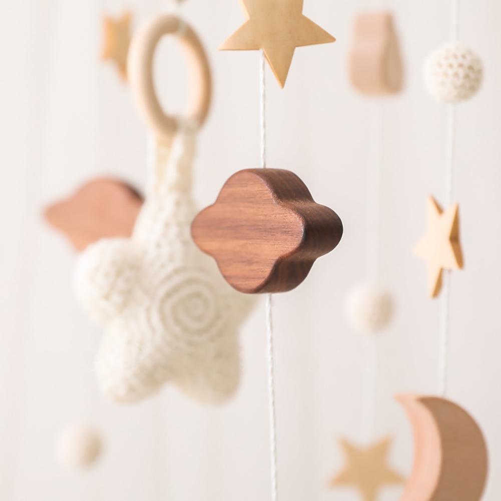Crib Rattle Baby Bed Bell Newborn Wind Bell Hanging Tinkling Toy Wooden Baby Room Decorative Toy Star Shape Infant Crib Bell Rotating Music Rattle