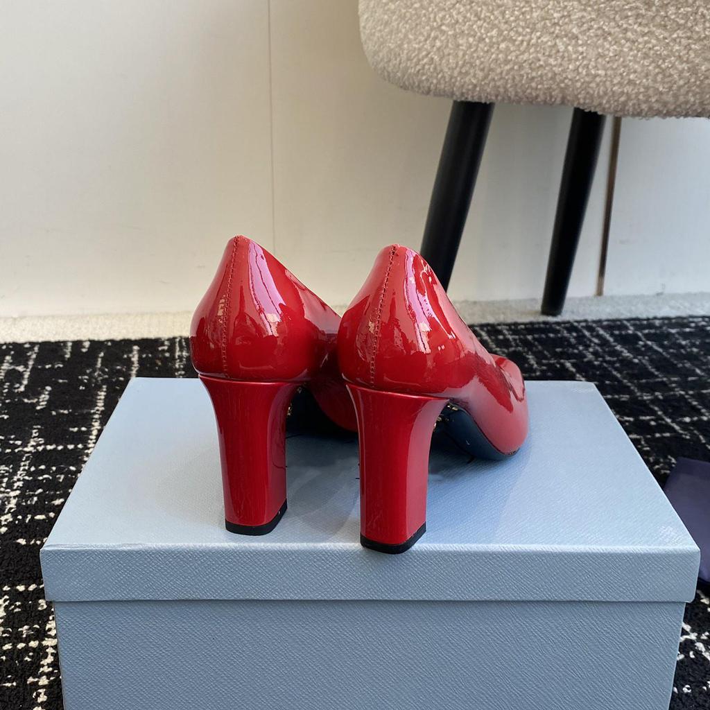 Модный весенний дизайн 2025 Стильные и стильные лакированные туфли на высоком каблуке с квадратным носком Женские массивные одинарные туфли Женские высокие одинарные туфли