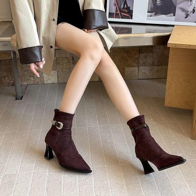 Шикарные осенне-зимние ботильоны из матовой кожи с пряжкой, острым носком и массивным каблуком