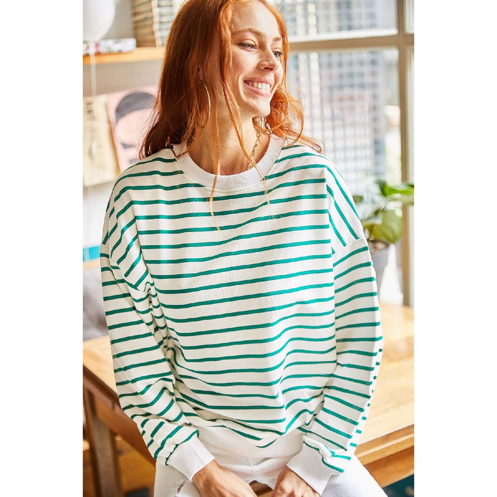 Women's White Black Striped Basic Soft Textured Loose Sweatshirt Swt-19000457