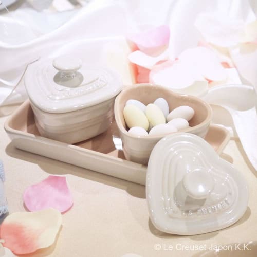 Le Creuset Petit Ramequin d'Amour Heat-Resistant Container Set In White Luster, Perfect for Weddings, Anniversaries, Bridal Gifts, and As a Favors [Of