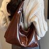 Large Capacity Retro Underarm Bag Women's 2025 New Fashion Oil Wax Leather Shoulder Bag High-end Commuter Croissant
