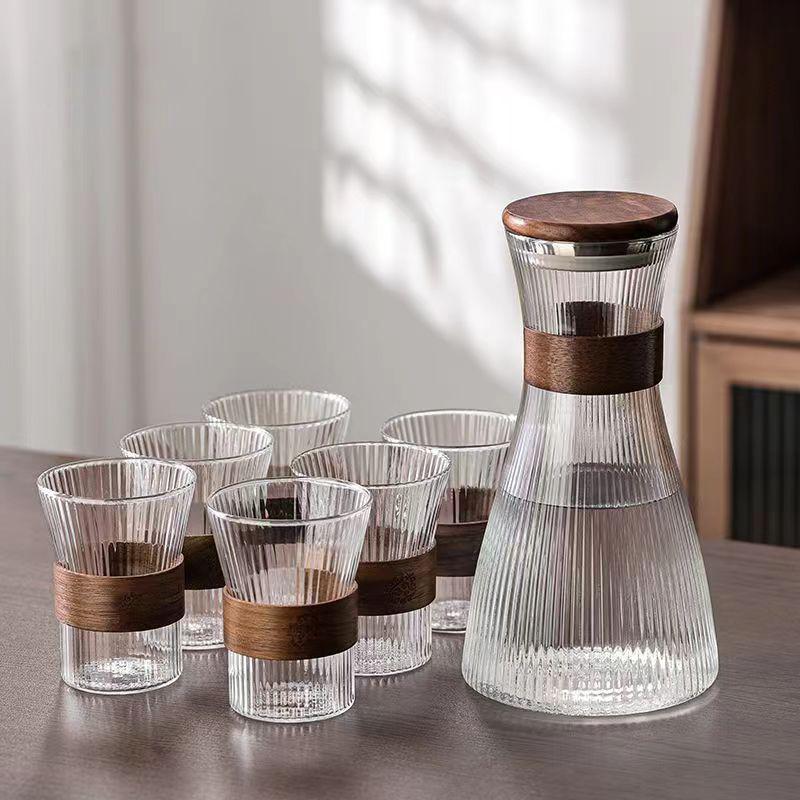 1.5L Large Capacity High Borosilicate Glass Cool Kettle Heat Insulation Sheet Walnut Cover Vertical Grain Simple Household Pot