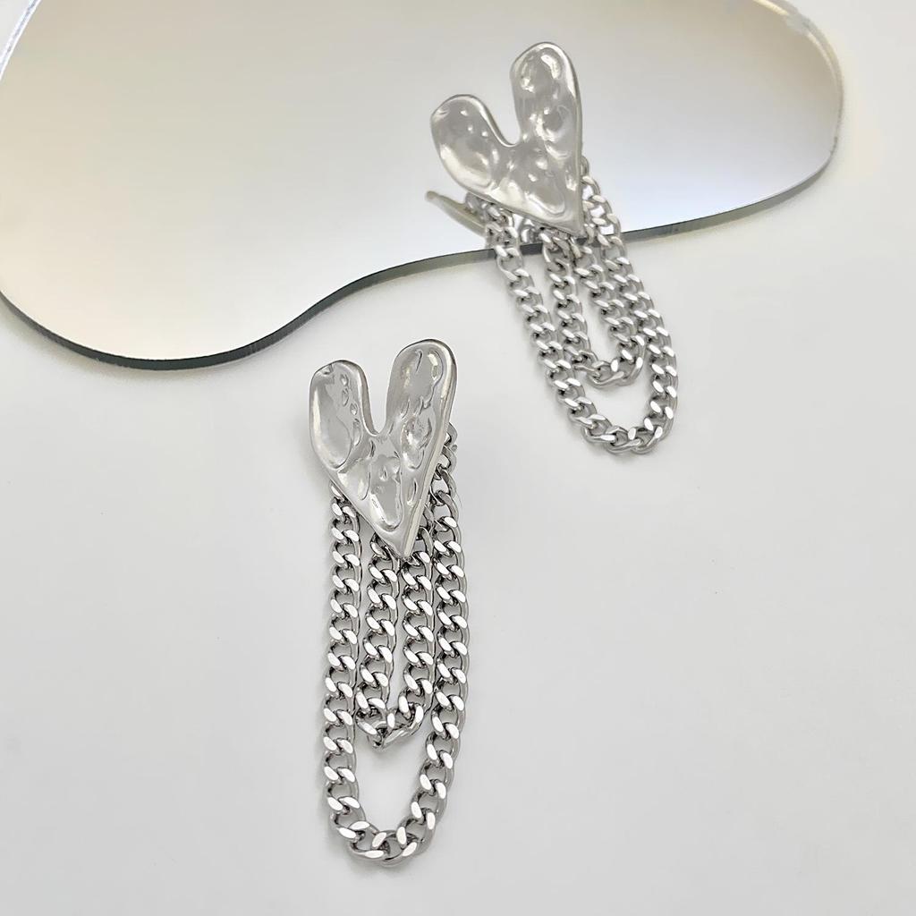 Европейские и американские серьги-пусеты в форме сердца: Сплав Кованая Текстура Сердце Любви с Цепочкой с Кисточкой, Ретро Дизайн для Женщин