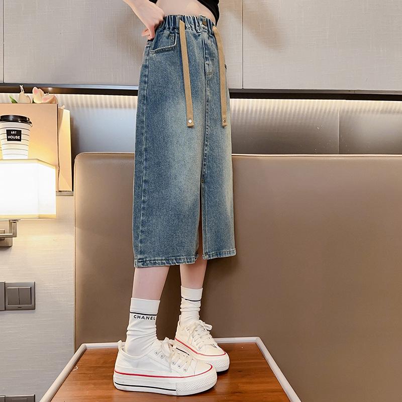 Джинсовая юбка для девочек-подростков, новинка 2024 года, летняя синяя джинсовая юбка с разрезом, детская одежда