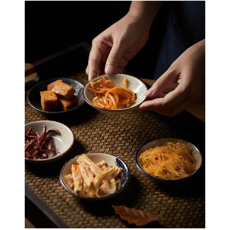 Керамическая тарелка с японским узором в виде цветов и птиц, фарфоровая тарелка для дегустации, круглая маленькая тарелка, блюдце для макания, кухонная посуда