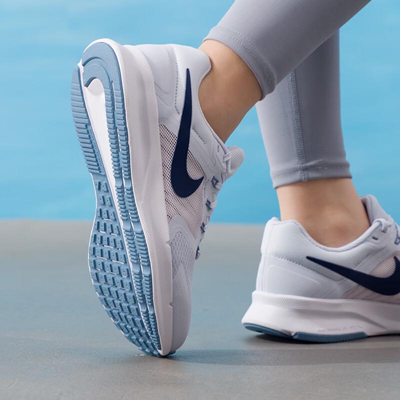 Nike Женские кроссовки для трейлраннинга DR2698-019