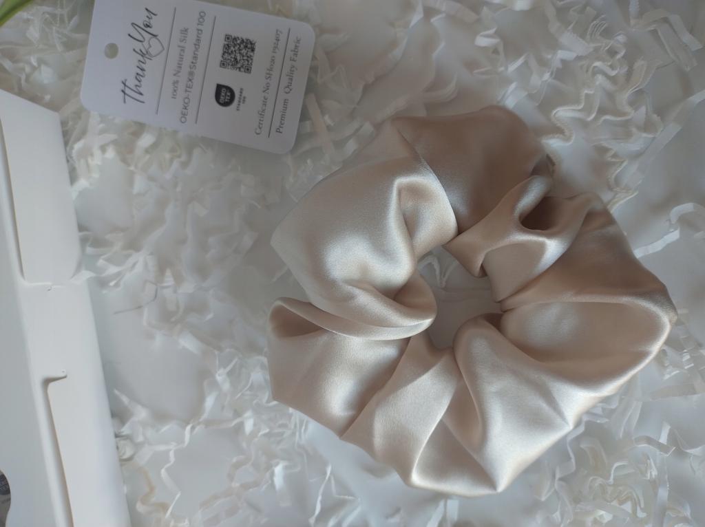 Jedwabna gumka do włosów scrunchie mulberry 6A beżowa XL duża premium 6cm