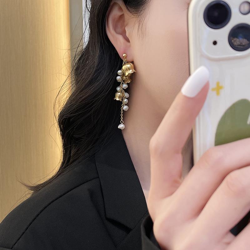 Элегантные французские ретро серьги-кисточки «Ландыш» с пресноводным жемчугом и иглой из серебра 925 пробы